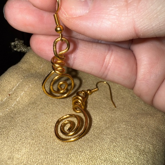 Trendy Gold swirl 2” drop earrings - Picture 2 of 2
